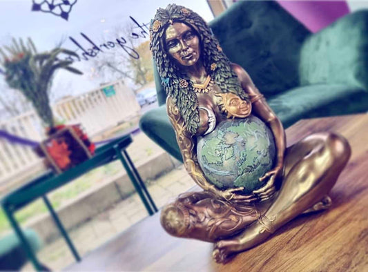 Photo of the Mother Earth figurine.